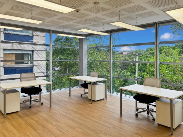 Alquiler de oficinas bellamente dise?adas para 4 personas en MEXICO CITY, Spaces Prado Sur