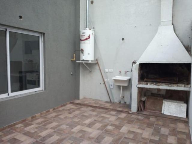 Alquiler de PH 2 ambientes con patio en Morón