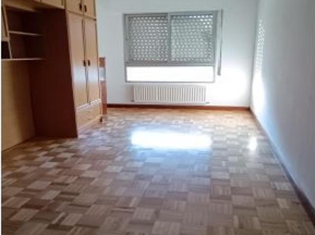 ALQUILER DE PISO A ESTUDIANTES