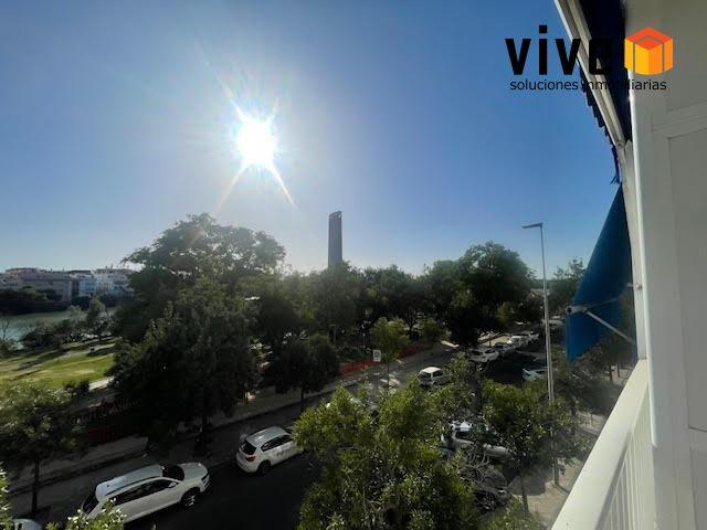 MAGNÍFICO PISO CON VISTAS AL GUADALQUIVIR