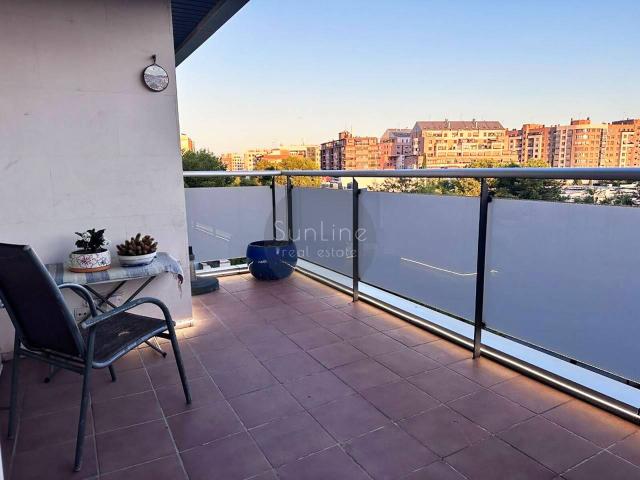 Alquiler de piso con muebles nuevos, terraza y piscina cerca del Bioparc