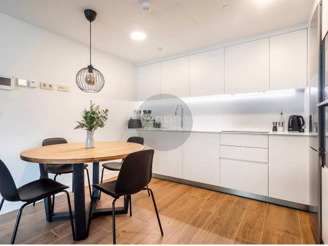 Alquiler de piso de 100 m² con terraza, piscina y garaje en IKON