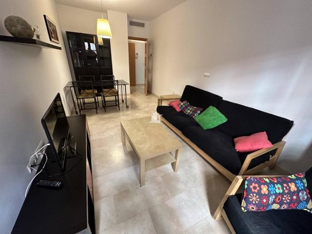 Alquiler de piso de 2 habitaciones con garaje en San Ildefonso, Granada Capital