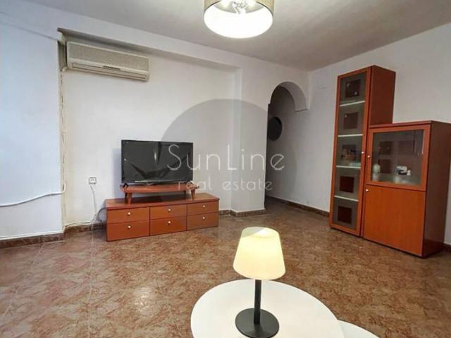 Alquiler de piso de 75 m² con 3 dormitorios y terraza privada en Valencia