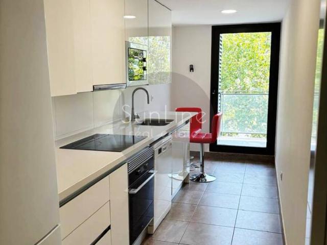 Alquiler de piso de 80 m² con 2 dormitorios, 2 baños y amplia terraza