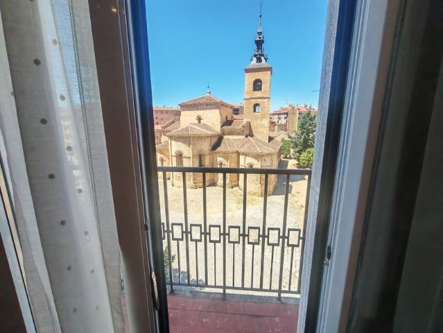 Alquiler de piso en Avenida Acueducto, 24
