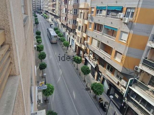 Alquiler de piso en Avenida de Granada, 20