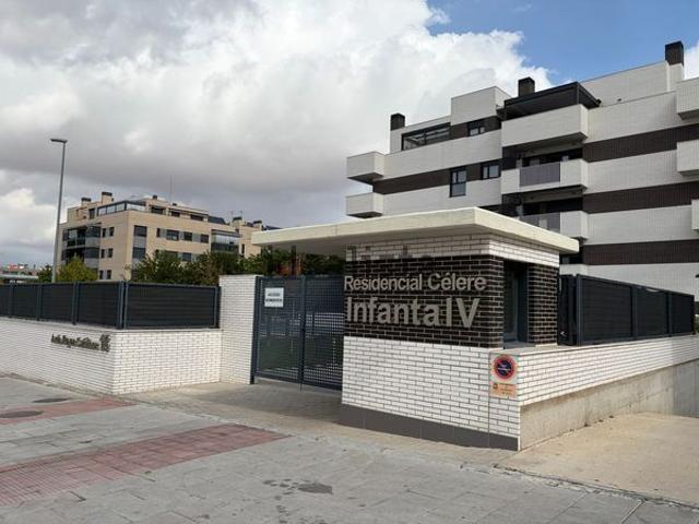 Alquiler de piso en Avenida de los Reyes Católicos, 16
