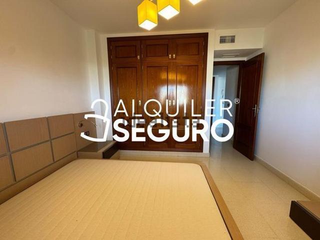 Alquiler de piso en Avenida del Editor Ángel Caffarena