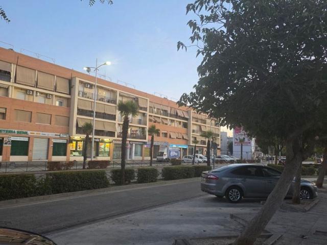 Alquiler de piso en Avenida del Genil, 21