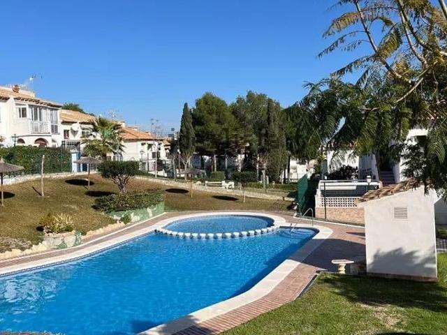Alquiler de piso en Avenida Laguna Azul