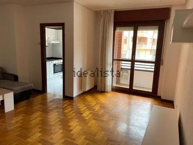 Alquiler de piso en Avenida Santo Domingo de la Calzada, 2