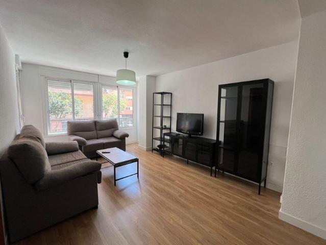 Alquiler de piso en Altamira Oliveros Barrio Alto
