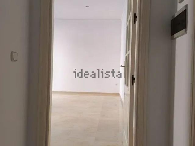 Alquiler de piso en Calle Císter, 11