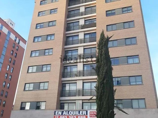 Alquiler de piso en Calle De Juan II de Castilla, 8