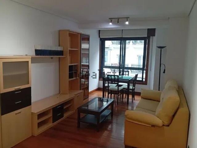 Alquiler de piso en Calle de Pi y Margall, 22