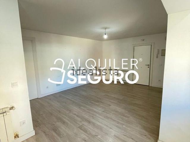 Alquiler de piso en Calle Eugenia de Montijo