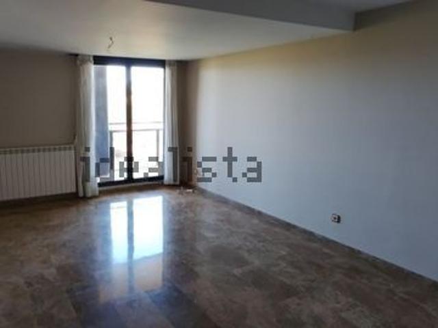 Alquiler de piso en Calle los Sauces, 2