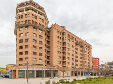 Apartamento en alquiler en Pamplona - Balcón