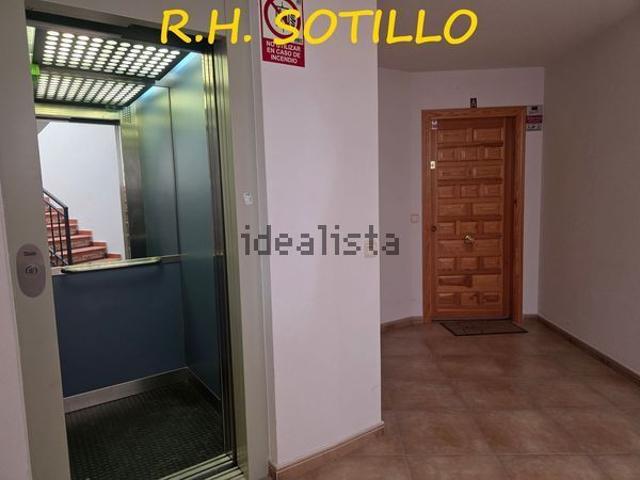 Alquiler de piso en CL Reguerilla, 4