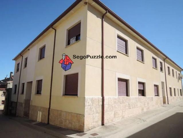 Alquiler de piso en Travesía Altozano, 2