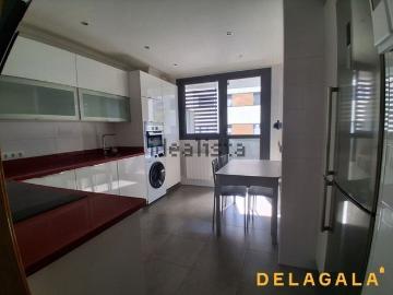 Gatika, Vizcaya, País Vasco - Plaza aparcamiento