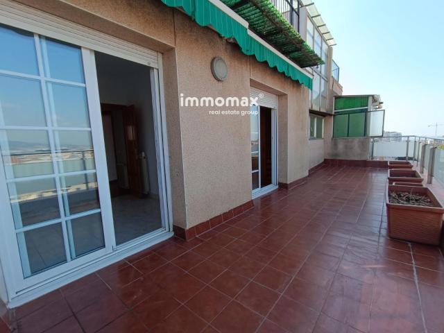 Alquiler de Piso Estudio en planta Ático con terraza, Esplugues de Llobregat