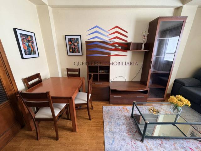ALQUILER DE PISO PARA ESTUDIANTES EN AV. LA HABANA – ZONA CENTRO – 900 €/MES COMUNIDAD INCLUIDA