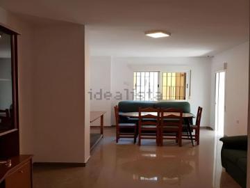 ? Alquiler de piso para estudiantes en San Ildefonso, Granada | 3 dormitorios y terraza | Ideal para