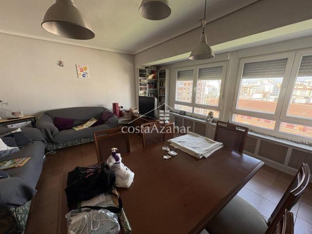 Alquiler de piso reformado de 4 habitaciones en Castelló de la Plana Centro