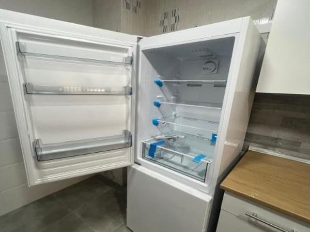 � ALQUILER DE PISO REFORMADO EN PLENO CENTRO – PUERTA REAL SAN ANTÓN 3ª PLANTA