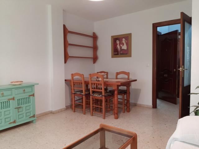 Alquiler de piso 4 habitaciones amueblado en Triana Sevilla, para estudiantes