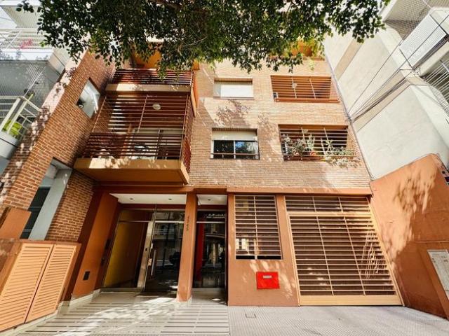 Alquiler Depto 2 Amb/ Luminoso/ Balcon frente/ Excelente Ubicacion
