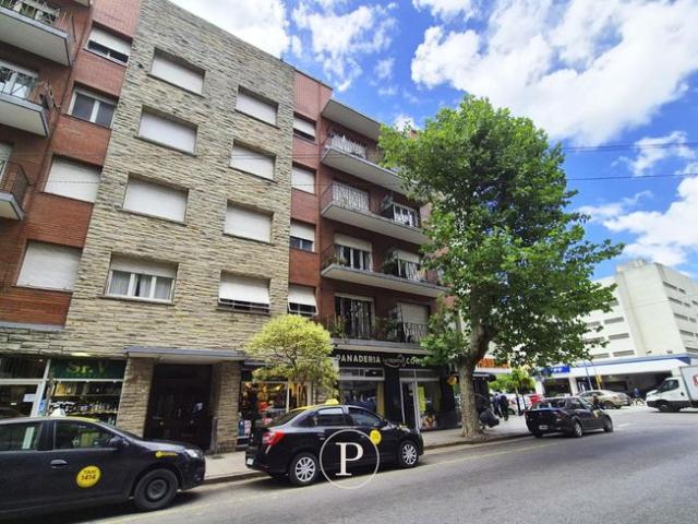 Alquiler Departamento 3 ambientes con patio en Centro