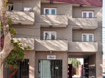Alquiler Departamento 1 Dorm Con Cochera. Rivadavia