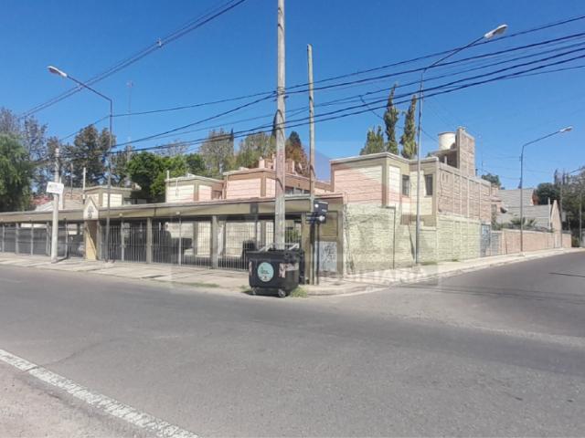 Alquiler Departamento. 1 Dormitorio. Zona Circunvalacion Oeste Entre Libertador Y Central. Todos Los Servicios. desde J