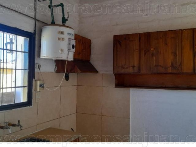 Alquiler. Departamento 1 Habitaciones, Baño, Cocina Comedor, Lavadero Exterior, Cochera