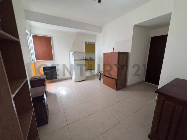 Alquiler departamento 2 ambientes c/ patio en Parque Avellaneda
