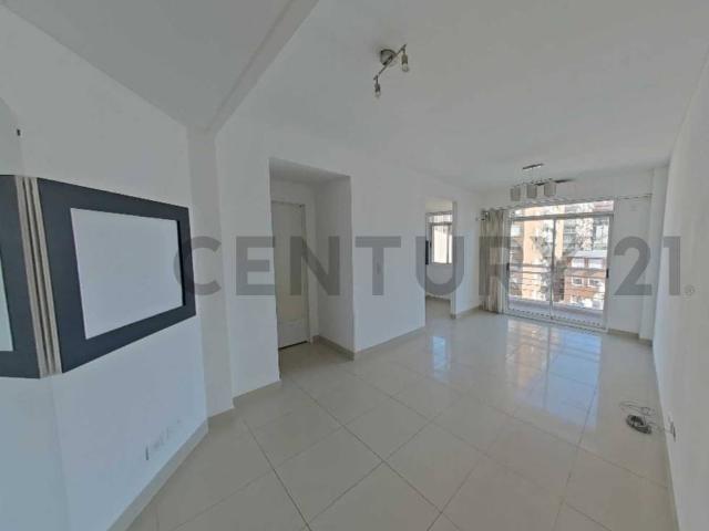 Alquiler Departamento 2 Ambientes con Balcón, Cochera y Pileta en San Fernando