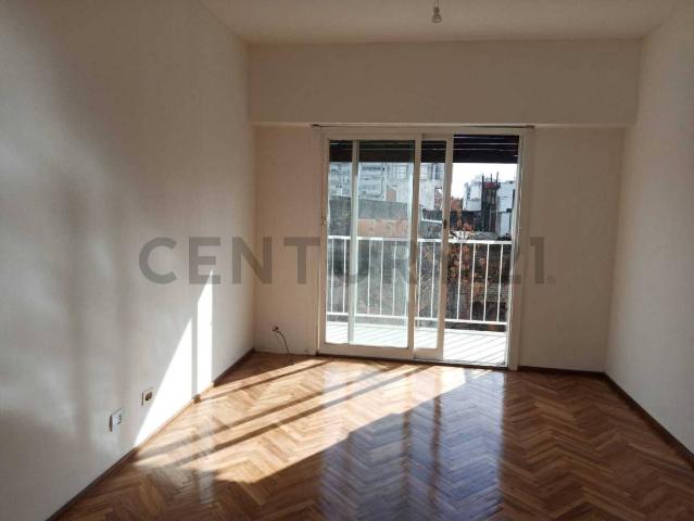 ALQUILER DEPARTAMENTO 2 AMBIENTES CABALLITO CON BALCÓN