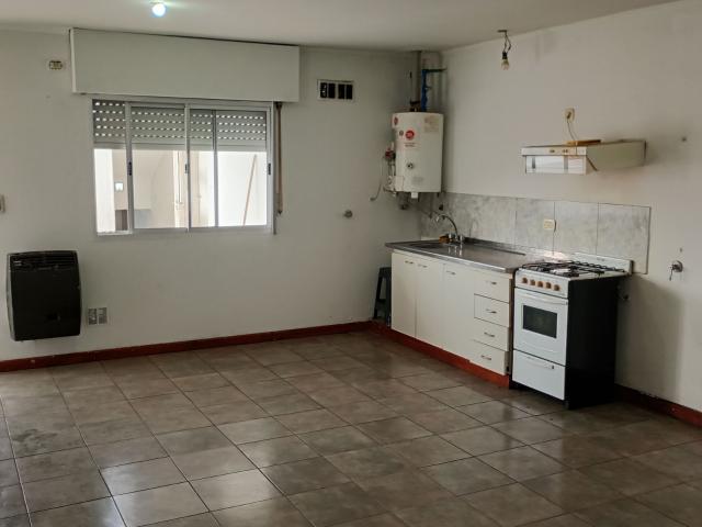 ALQUILER Departamento 2 ambientes en 2º Piso