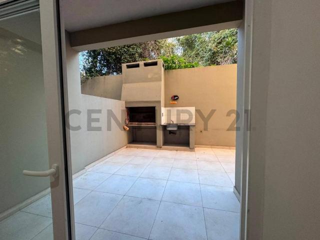 Alquiler departamento 2 ambientes, planta baja con patio, Ituzaingó