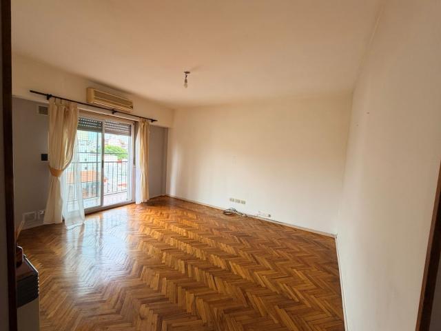 Alquiler Departamento 2 dormitorios, 50m2, Frente, Helguera 100 piso 5, Flores | Argenprop