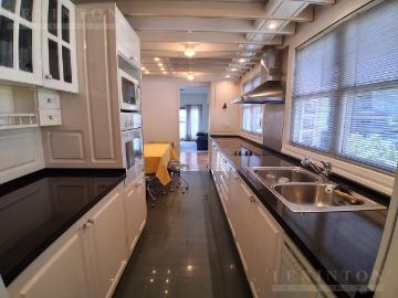 Alquiler Departamento 40 años 3 dormitorios, con balcón, Frente, Laprida 1300, Recoleta | Argenprop
