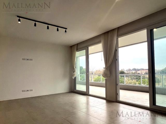 Alquiler Departamento 4 Amb con Vista al Golf y Cochera en Pilará, La Calesa