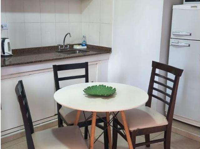Alquiler. Departamento Amoblado, 1 Dormitorio, No Paga Expensas. Zona Centro Civico. Capital. Con Cochera
