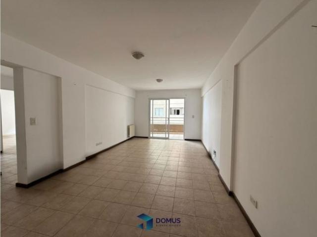 ALQUILER DEPARTAMENTO ALBERDI AL 700