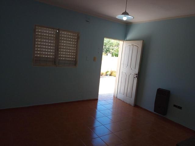 Alquiler. Departamento Dos Habitaciones, Cocina Comedor Y Baño, Cereceto 948 oeste. Capital