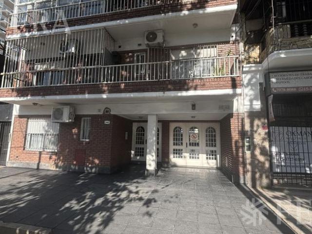Alquiler departamento de 3 ambientes con cochera en Wilde