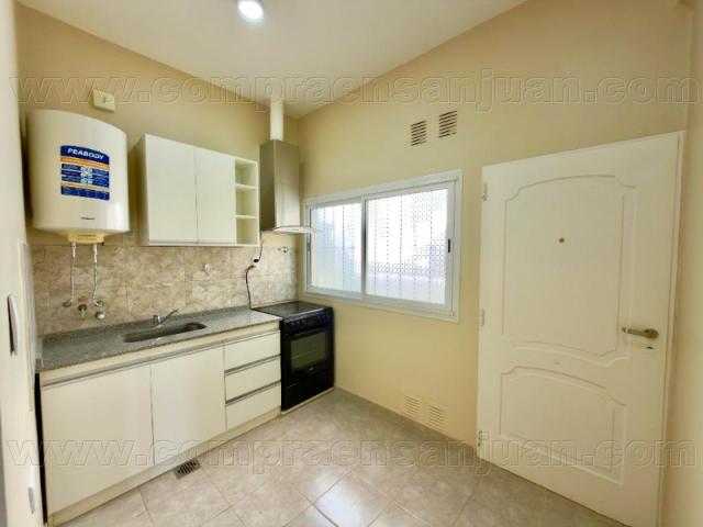 Alquiler. Departamento De 1 Dormitorio En Rivadavia, A Metros De Av. Ignacio De La Roza